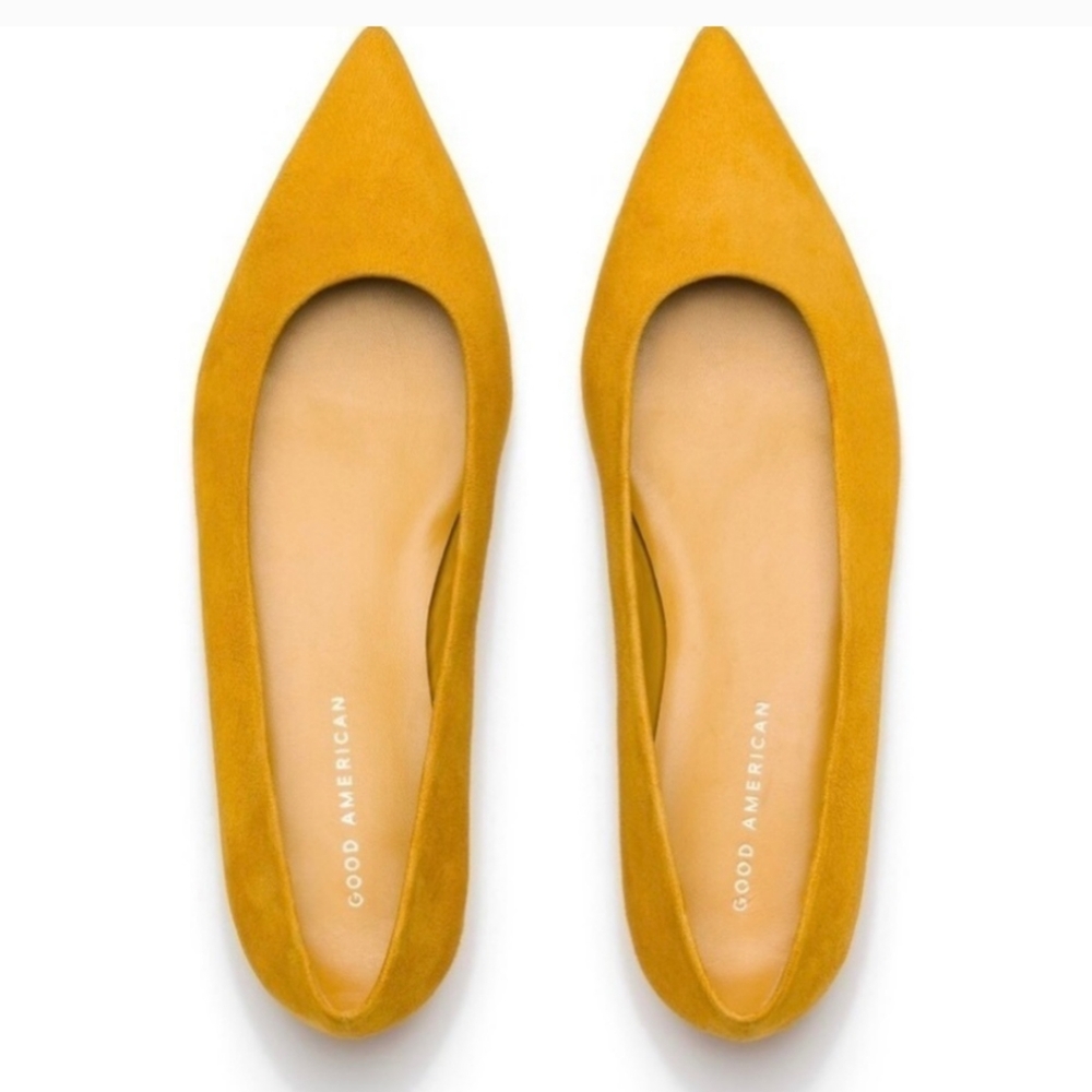 Good American The Statement Flat in Mustard Yellow Suede 5½